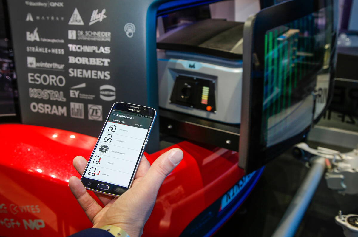 Autonomous Rinspeed Oasis on show in Detroit - new pics