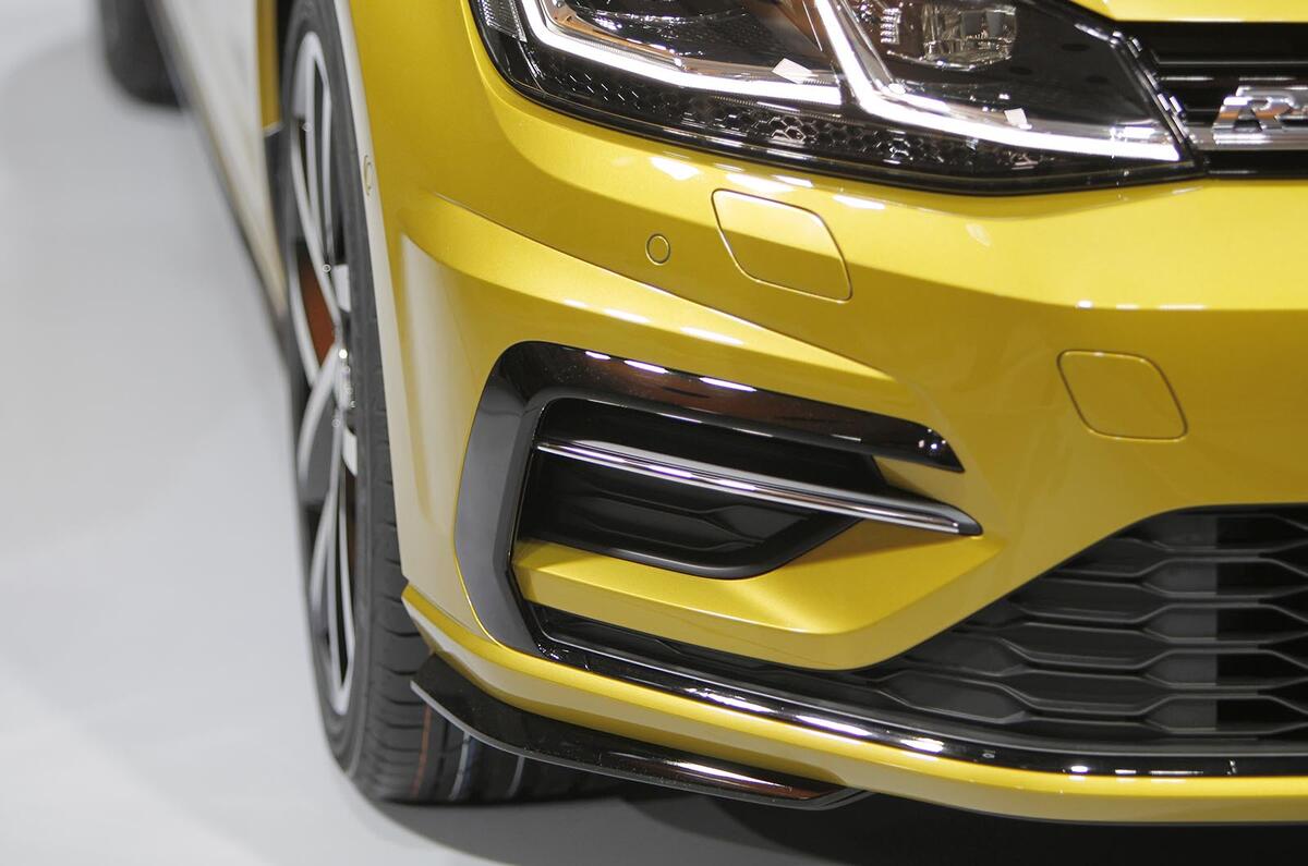 2017 Volkswagen Golf facelift revealed