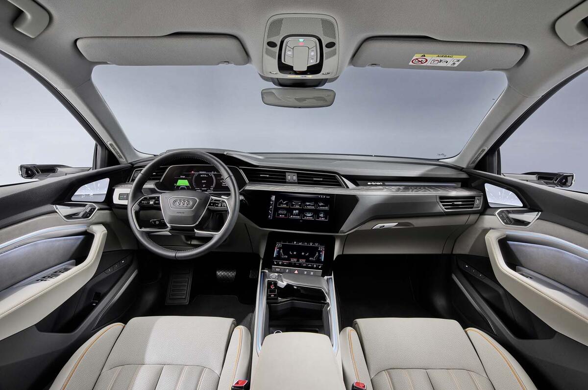Audi E-tron 50 - interior