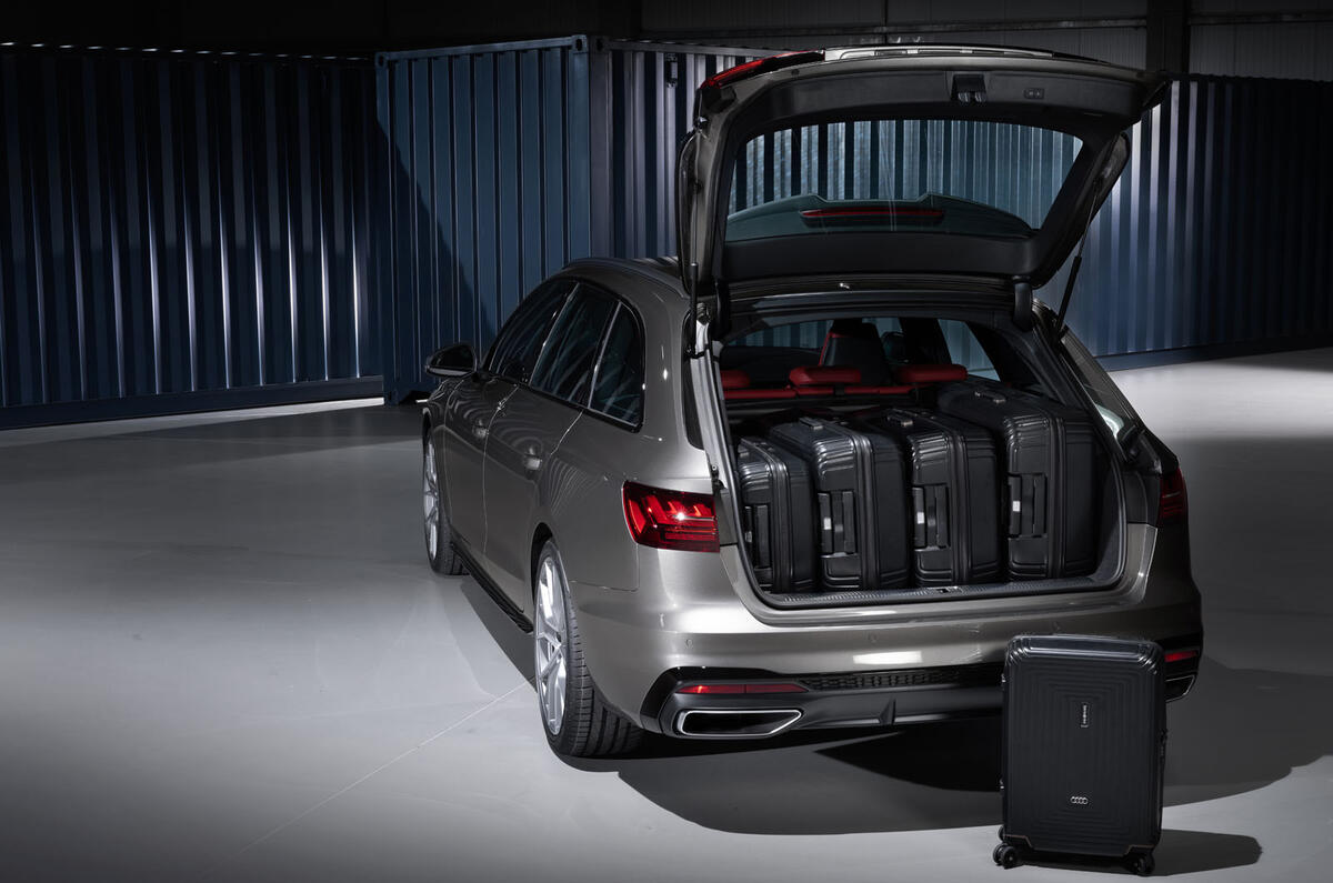 2019 Audi A4 Avant press packet - bootspace