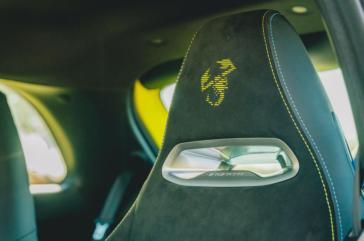 Abarth 500e seats