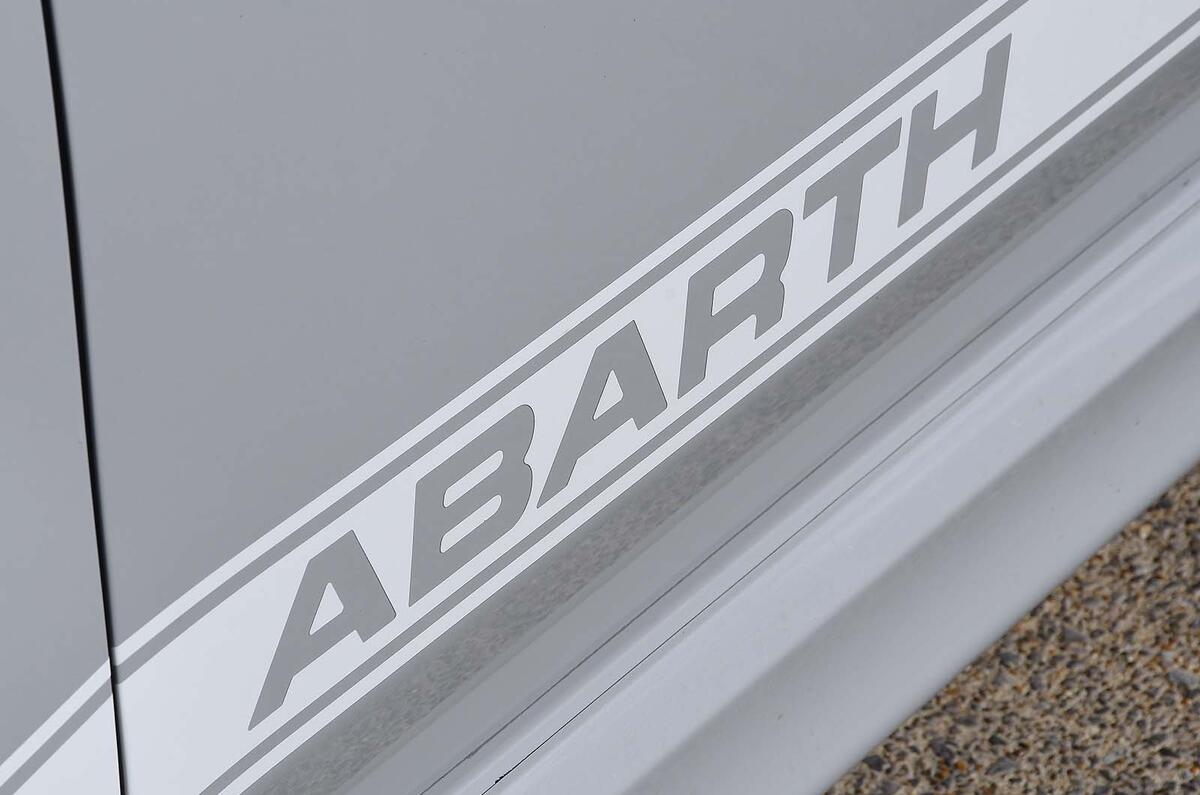 Abarth 595 Esseesse 2019 badge Abarth 595 Esseesse 2019 badge