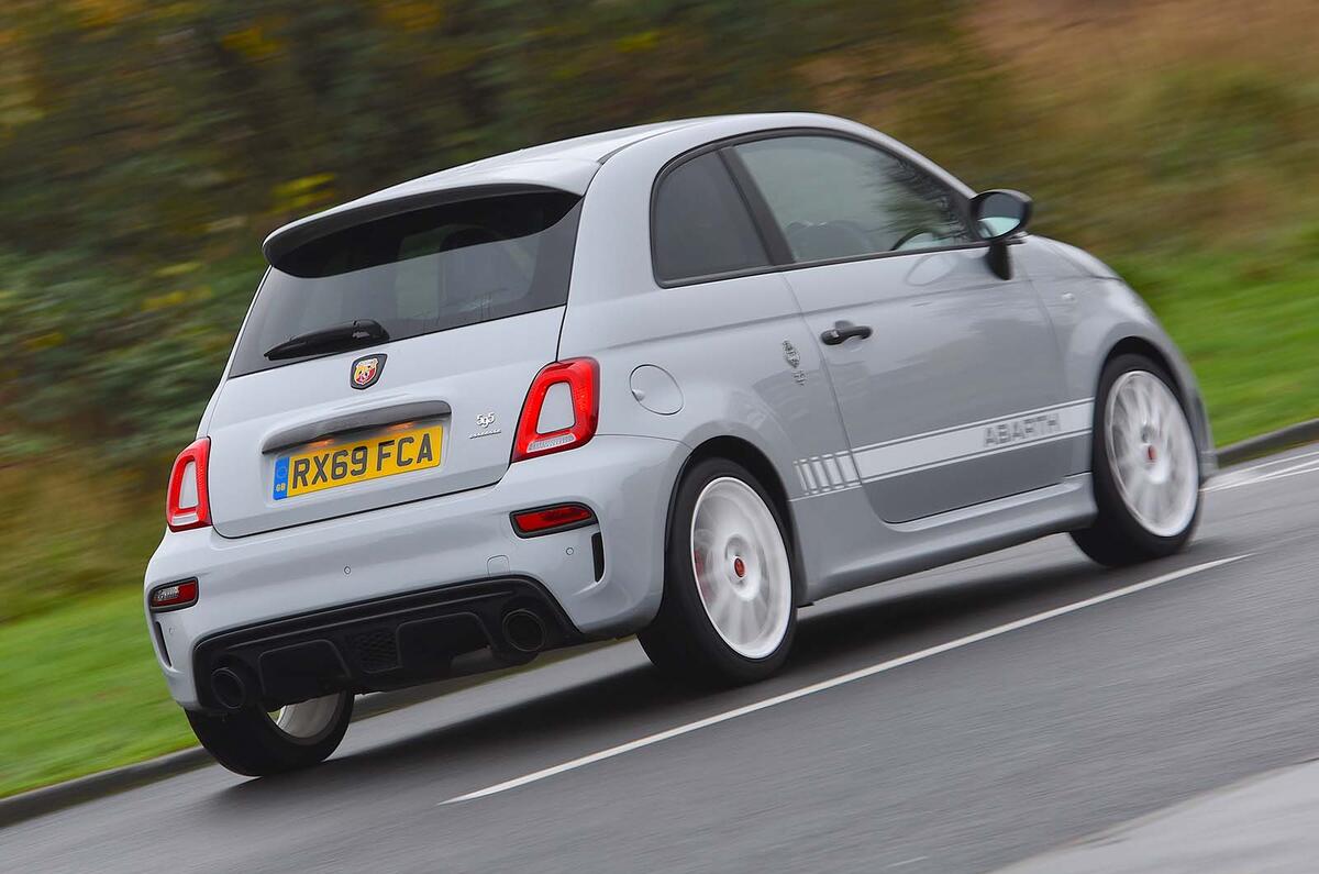 Abarth 595 Esseesse 2019 rear three quarter Abarth 595 Esseesse 2019 rear three quarter