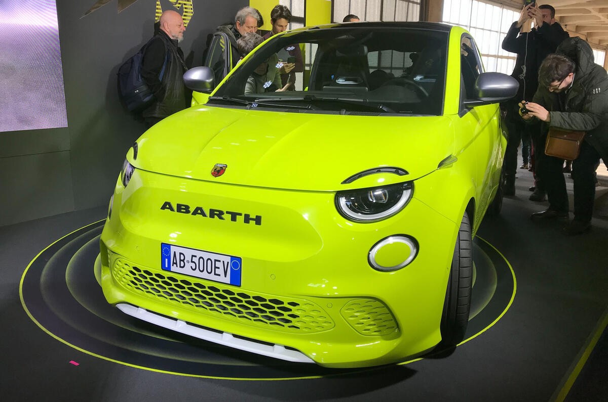 Abarth 500e front