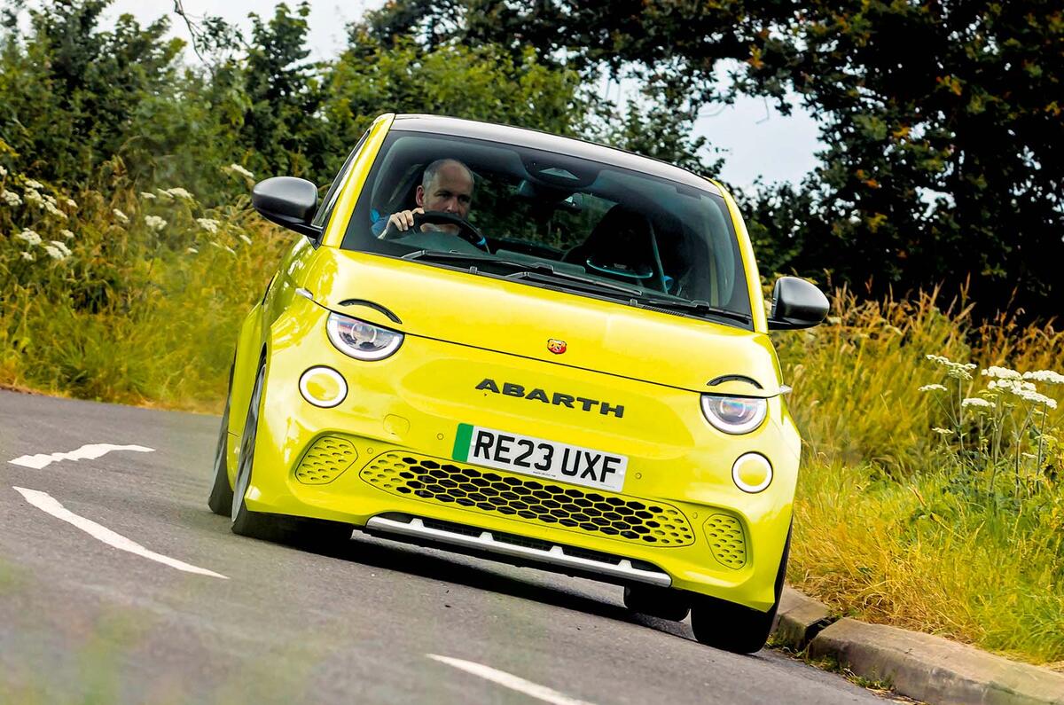 abarth 500e front abarth 500e front