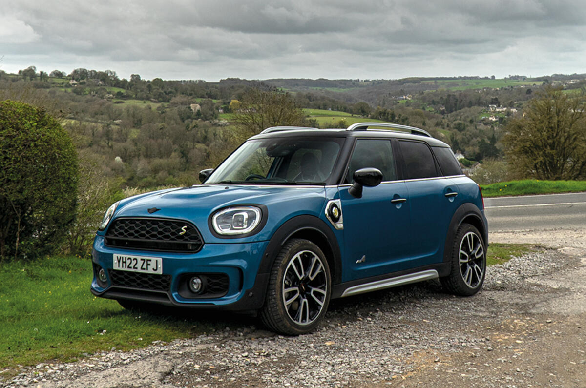 MINI Countryman front three quarters MINI Countryman front three quarters