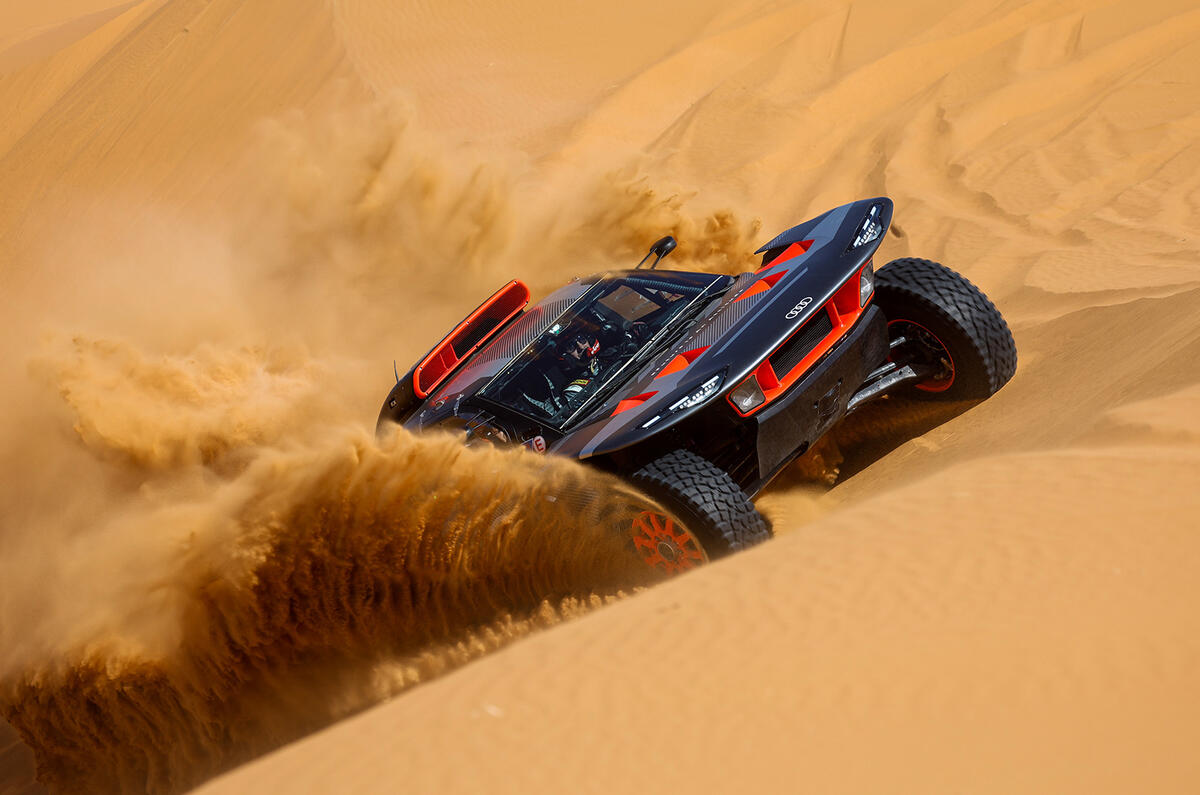 Carlos Sainz: "I expect a tough Dakar. But I'm dreaming of winning the race. I'm sure it can come" Carlos Sainz: "I expect a tough Dakar. But I'm dreaming of winning the race. I'm sure it can come"