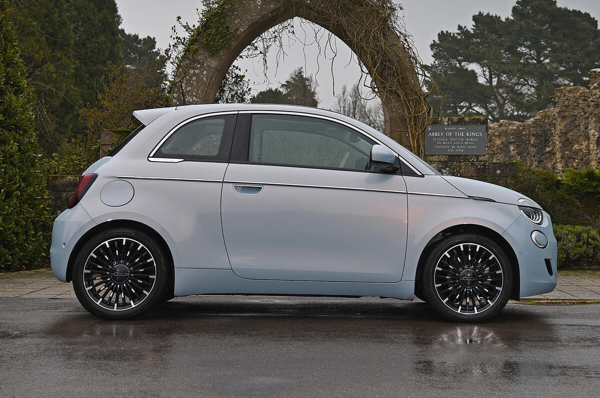 AC Awards Fiat 500e    WW 22   20220329 0125 AC Awards Fiat 500e    WW 22   20220329 0125