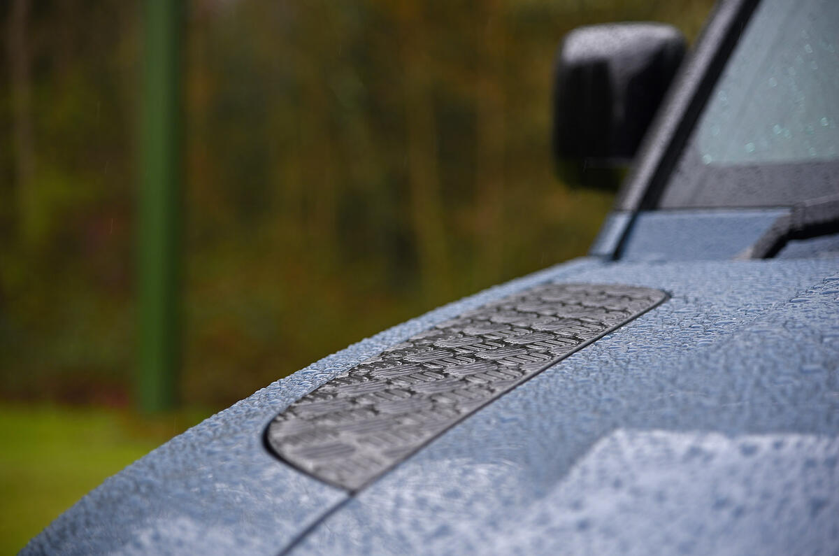 AC Awards LR Defender 90   WW 22   20220329 0156