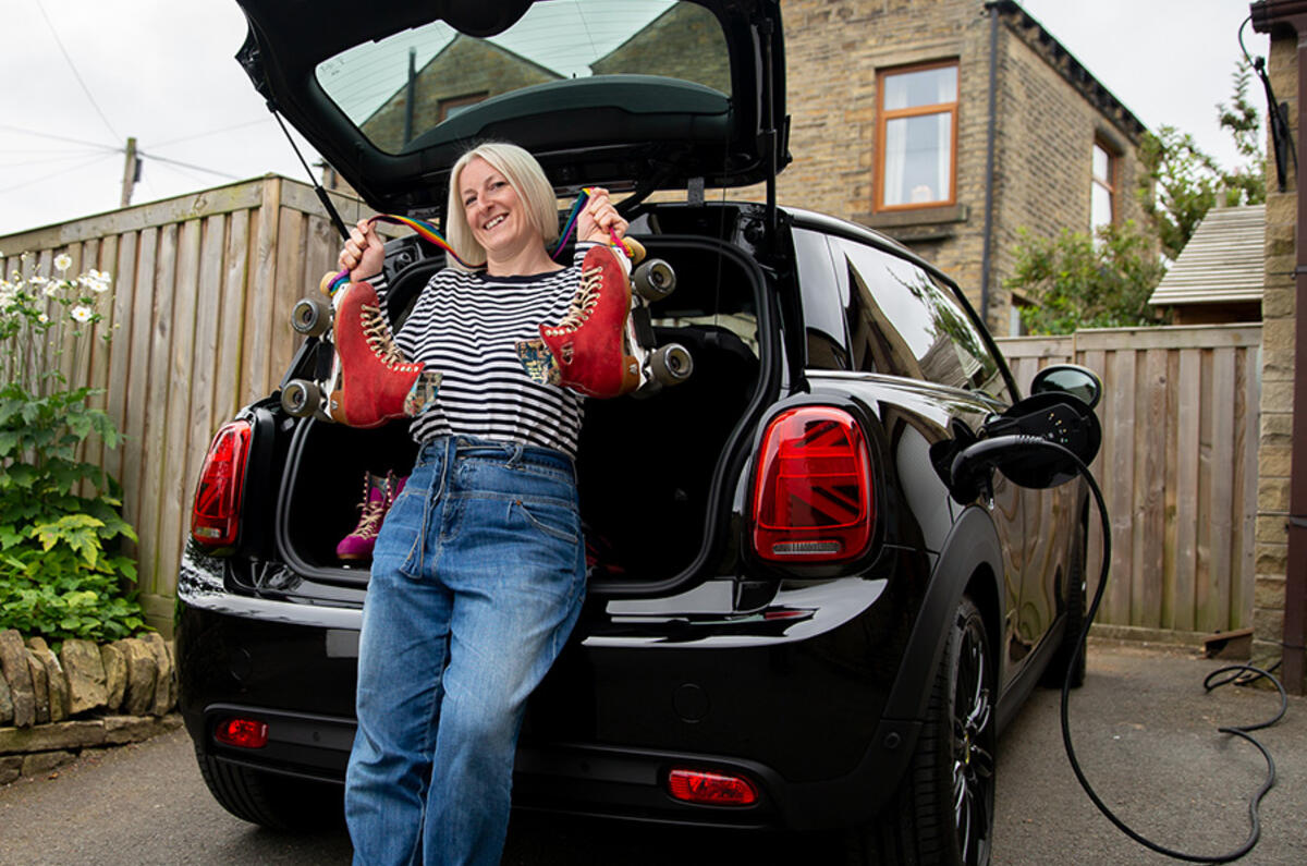 Iola's MINI Electric Iola's MINI Electric