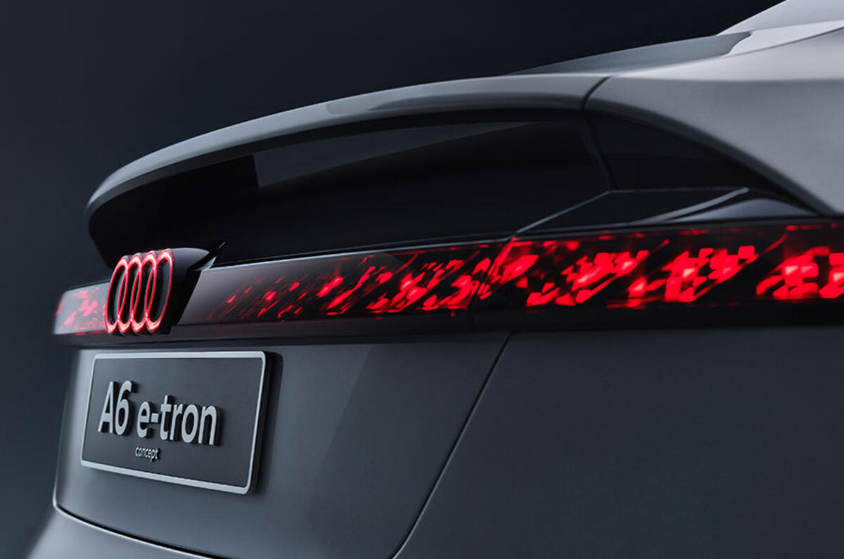The ultra-bright rear OLED lights use 3D architecture to display dynamic light signatures The ultra-bright rear OLED lights use 3D architecture to display dynamic light signatures