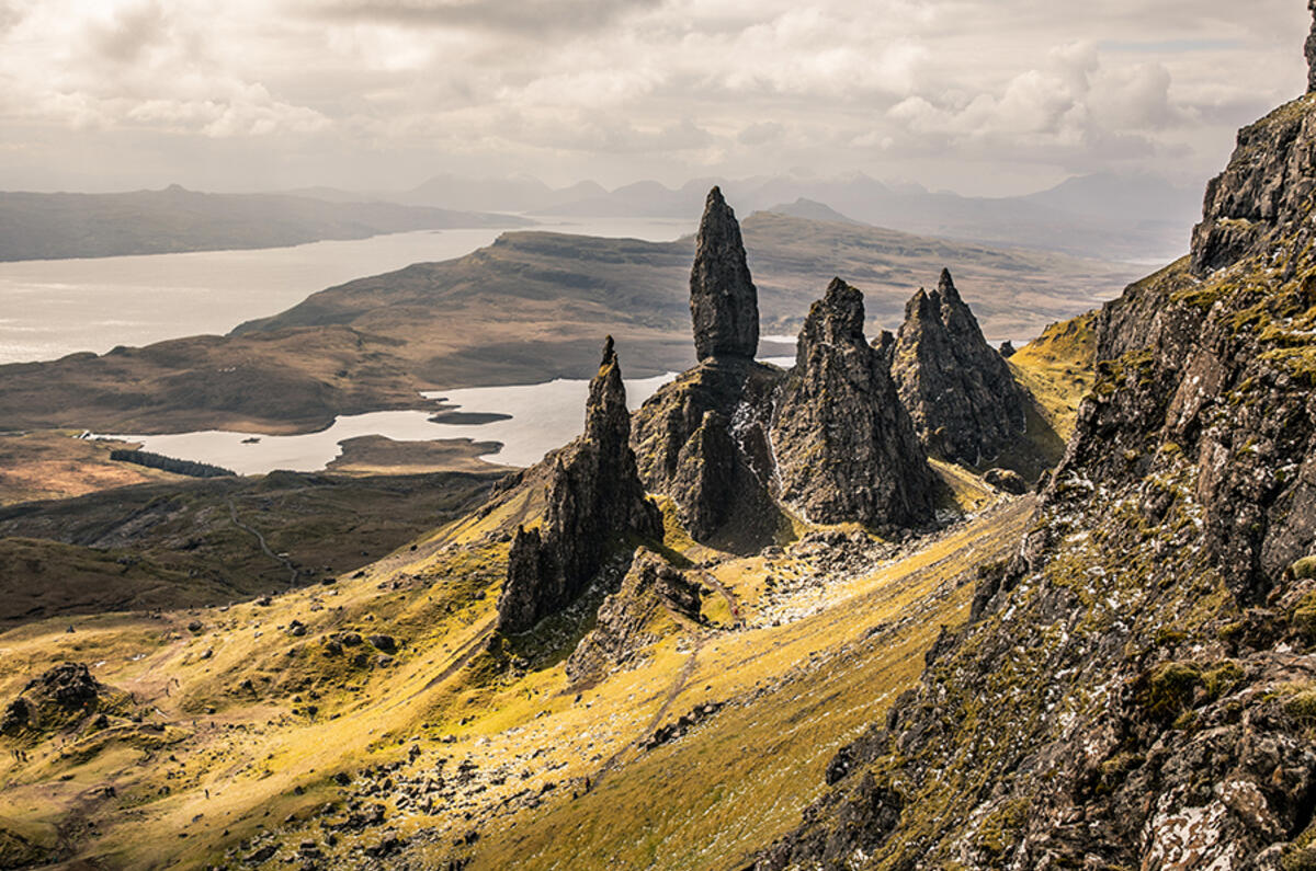 The vertiginous rocks of the Isle Of Skye are the ideal backdrop for the BMW M4's drop-top