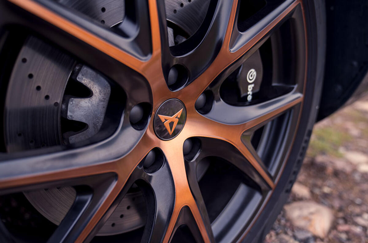 The CUPRA Ateca's muscular skin is boosted by a honeycomb grille, 19-inch diamond-cut alloys, and that attention-grabbing CUPRA logo