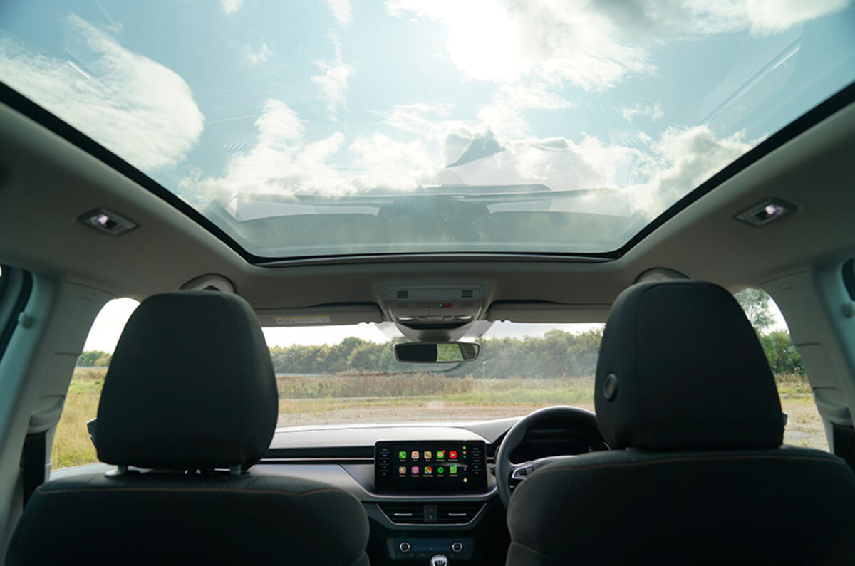 An optional full-length panoramic roof brings even more light into the cabin and gives you a greater sense of your surroundings