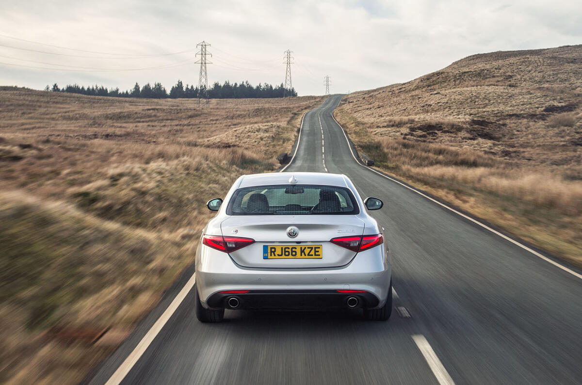 Alfa Romeo Giulia 2 0 Multiair Super 2017 Review Review