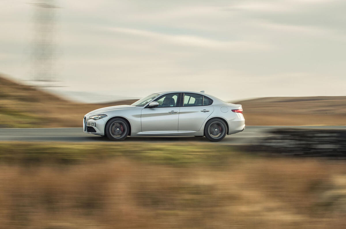 Alfa Romeo Giulia 2 0 Multiair Super 2017 Review Review