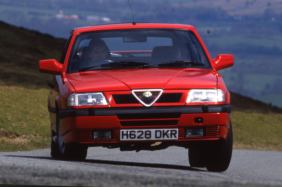 Alfa Romeo 33 S 16v front