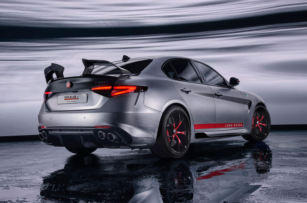 Alfa Romeo Giulia Quadrifoglio Luna Rossa 1