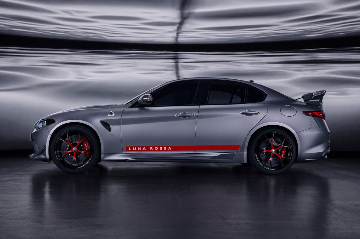 Alfa Romeo Giulia Quadrifoglio Luna Rossa 2