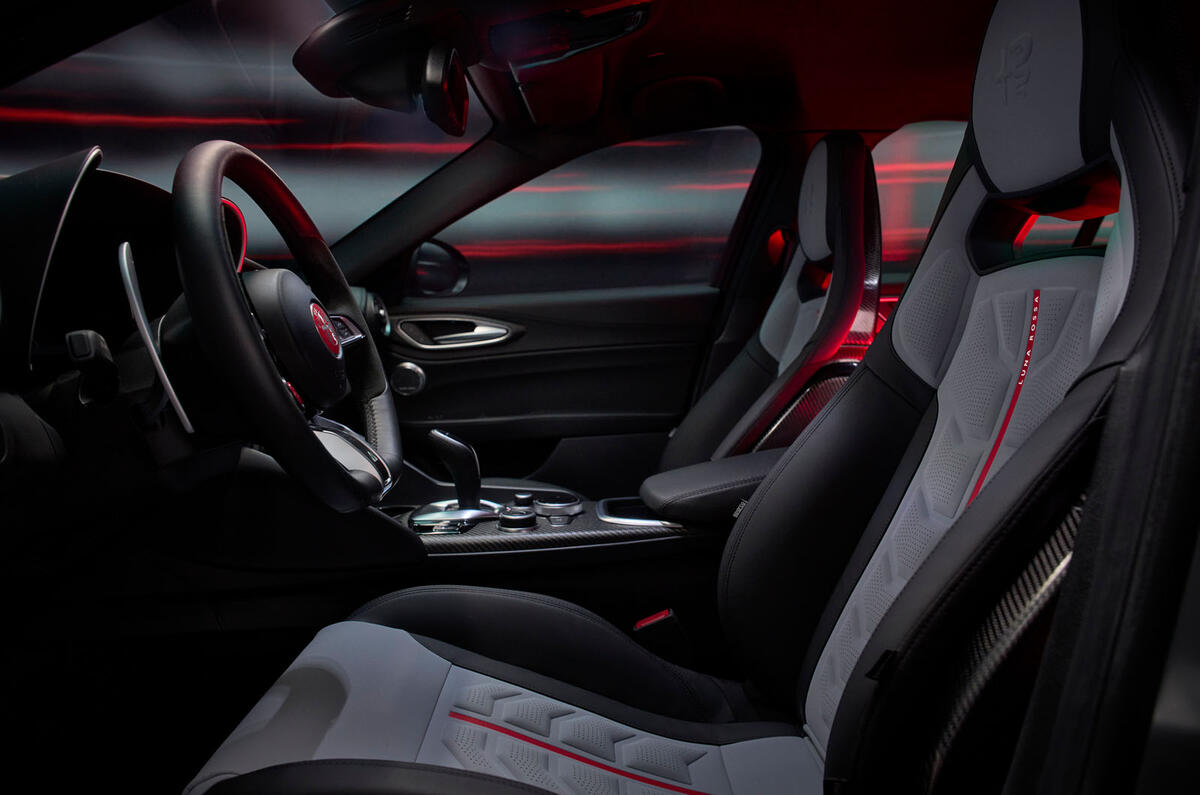 Alfa Romeo Giulia Quadrifoglio Luna Rossa 8