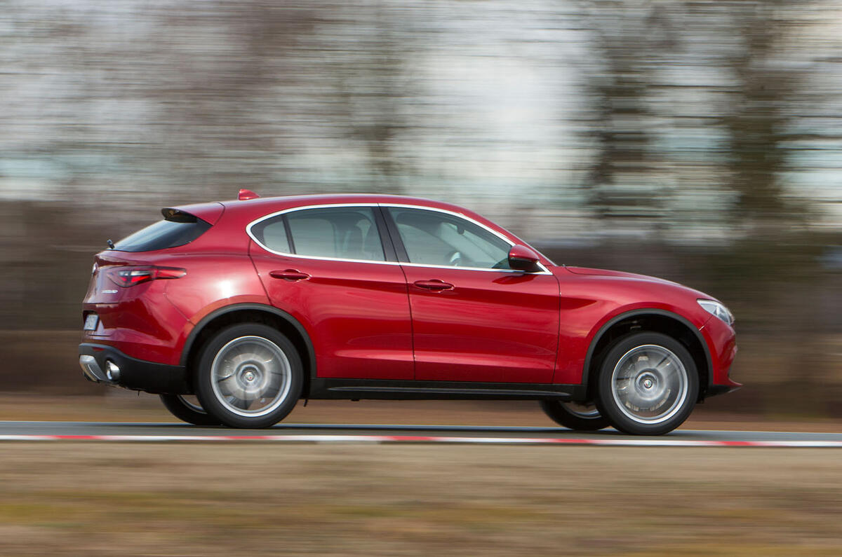 alfa-stelvio-web-2017-0489_0.jpg