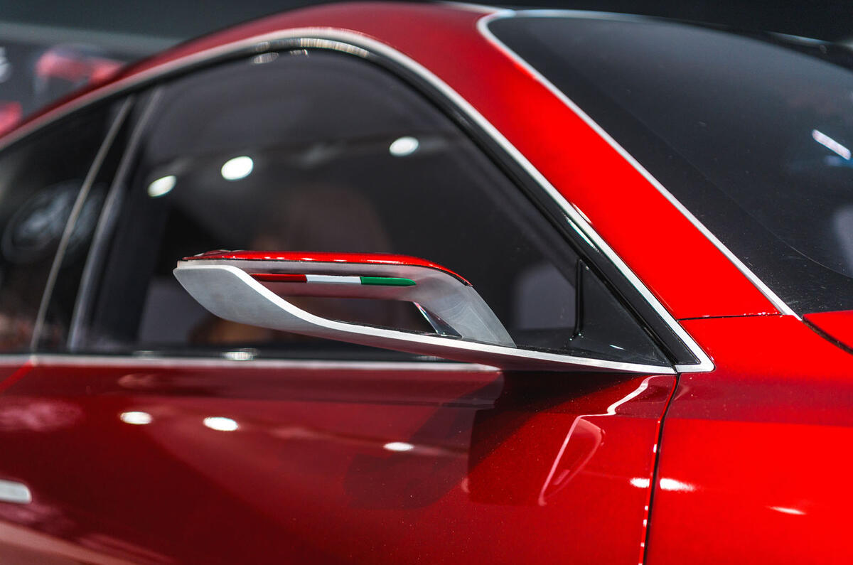 Alfa Romeo Tonale door mirror