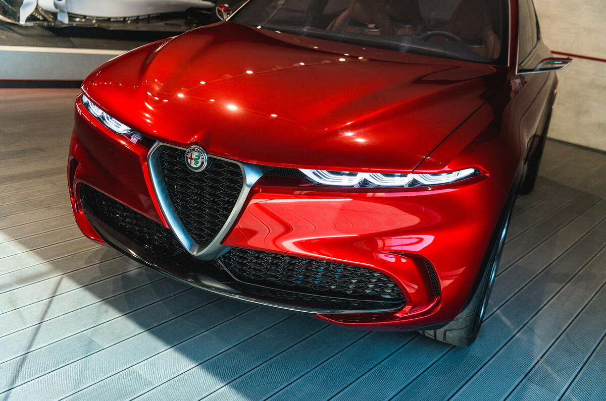 Alfa Romeo Tonale front out