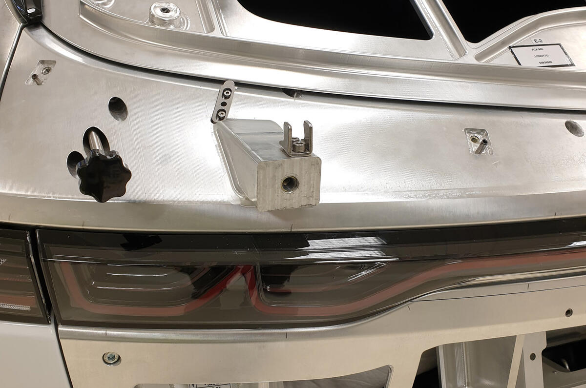 Alfa Tonale factory rerar light detail 4