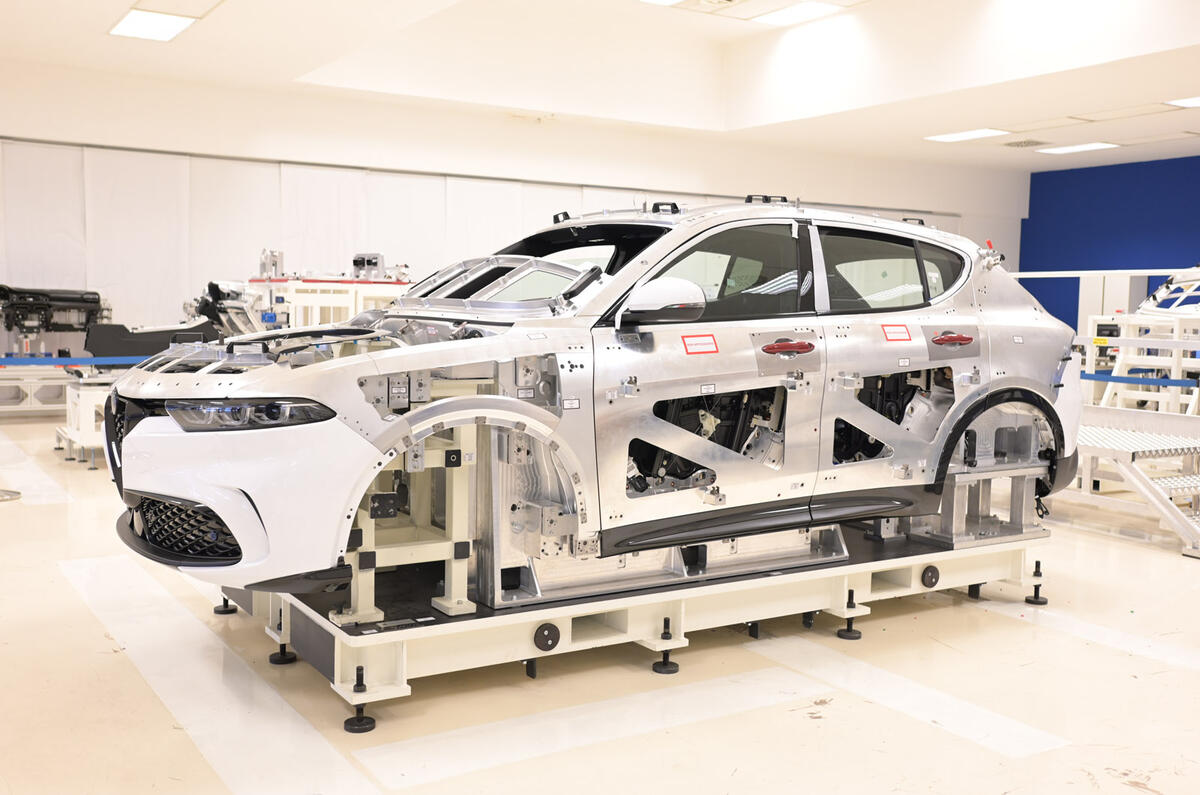 Alfa Tonale factory overall shell