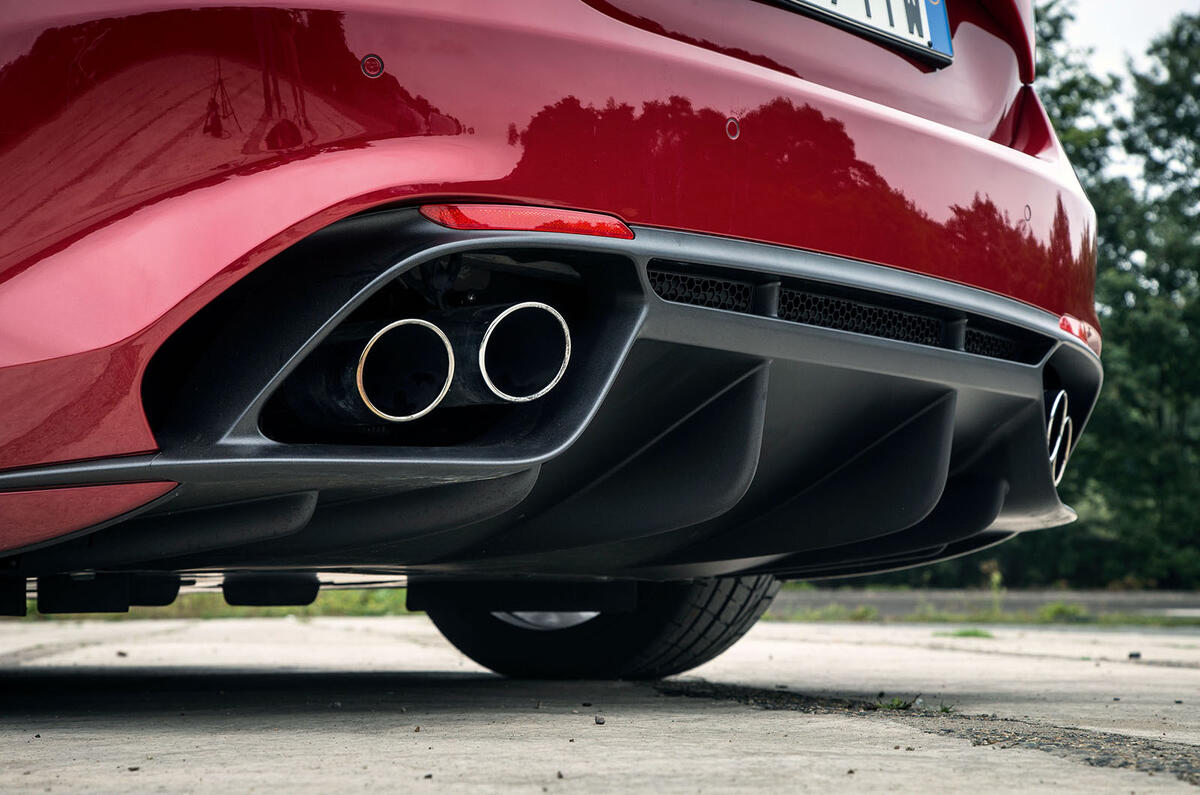 Alfa Romeo Giulia Quadrifoglio vs Mercedes-AMG C63 S