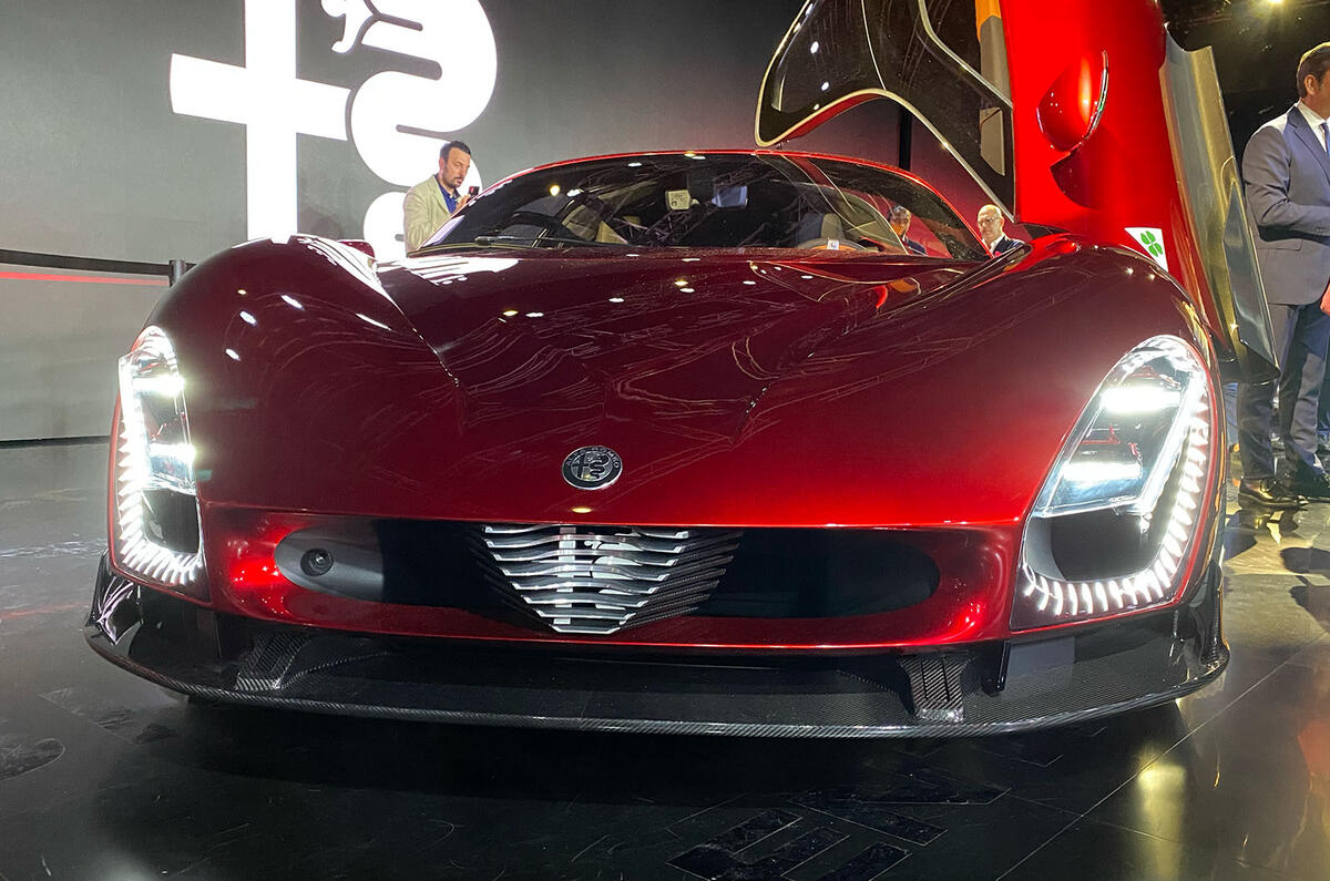 Alfa Romeo 33 Stradale front Alfa Romeo 33 Stradale front