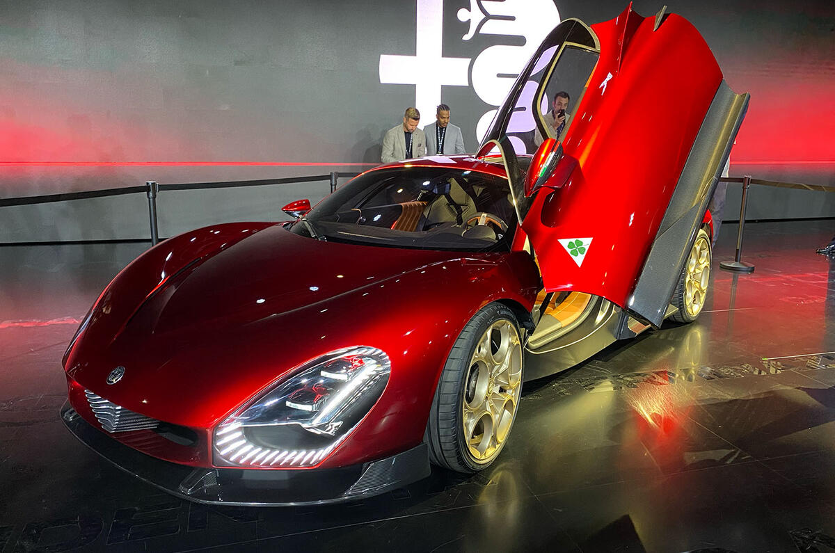 Alfa Romeo 33 Stradale front three quarter