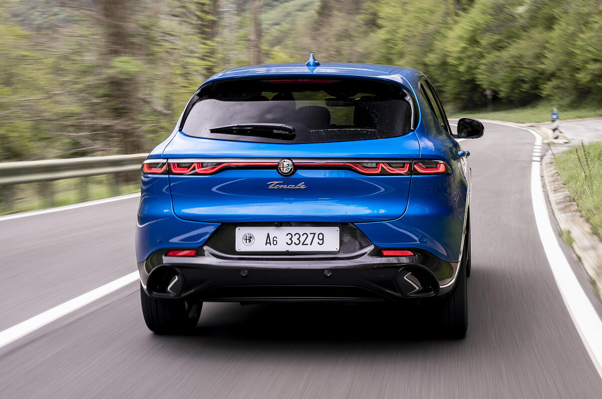 Alfa Romeo rear dynamic
