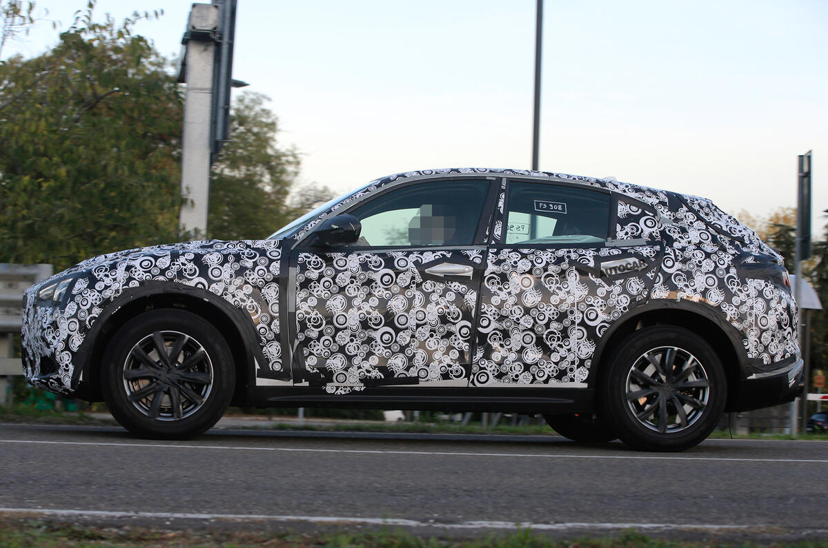 Alfa Romeo Stelvio - new spy pictures of 'driver's SUV'