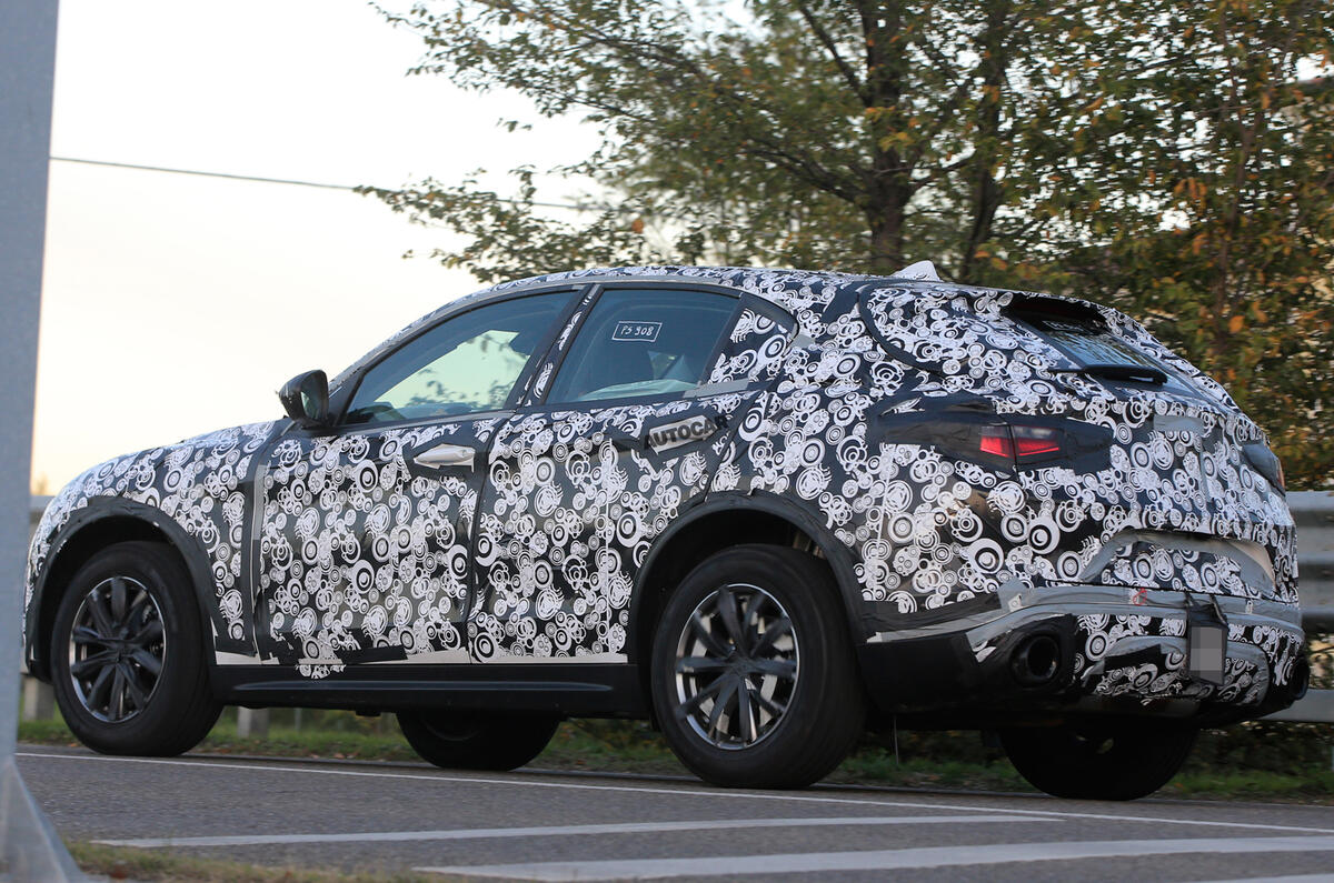 Alfa Romeo Stelvio - new spy pictures of 'driver's SUV'