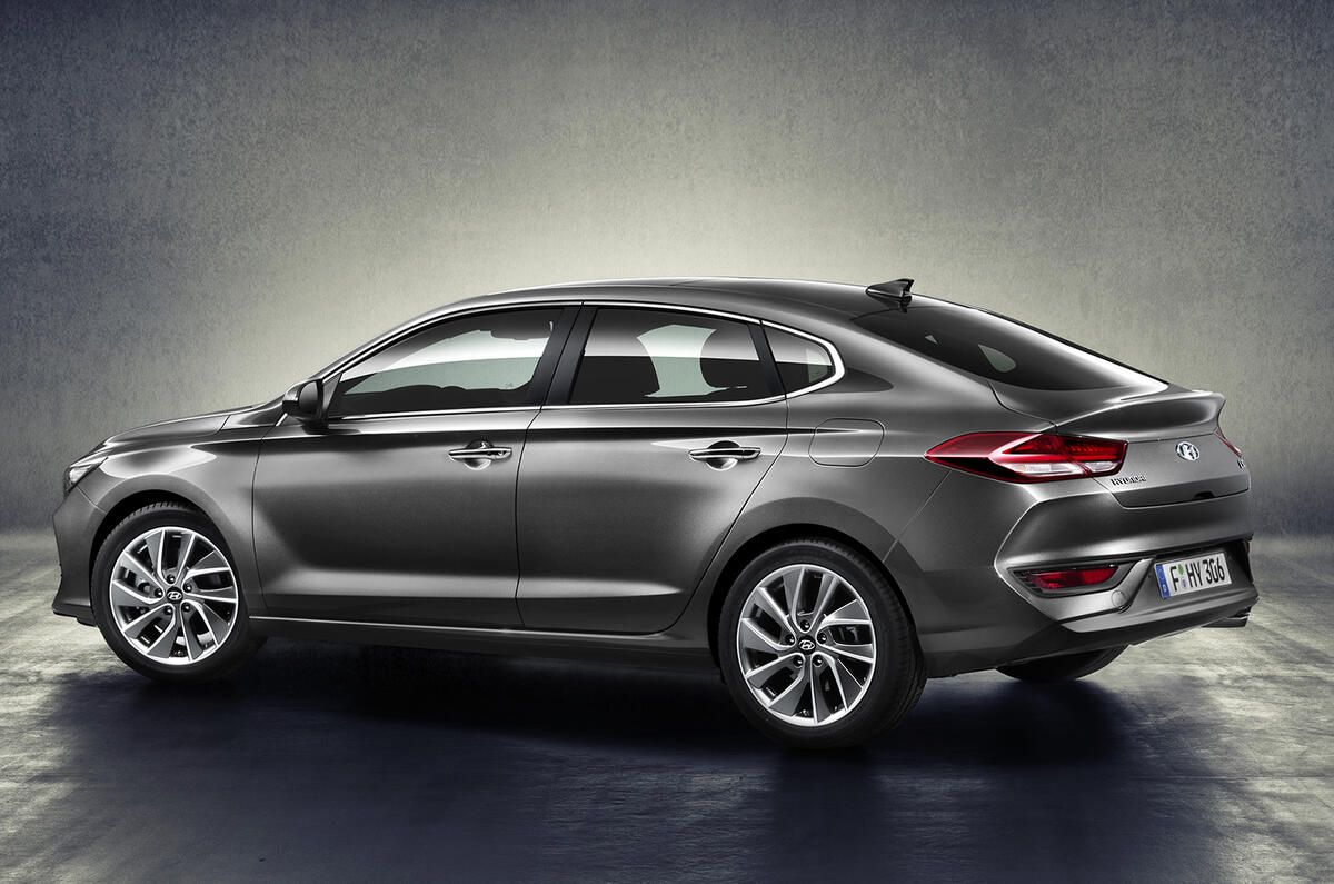 Hyundai i30 Fastback unveiled ahead of 2018 launch