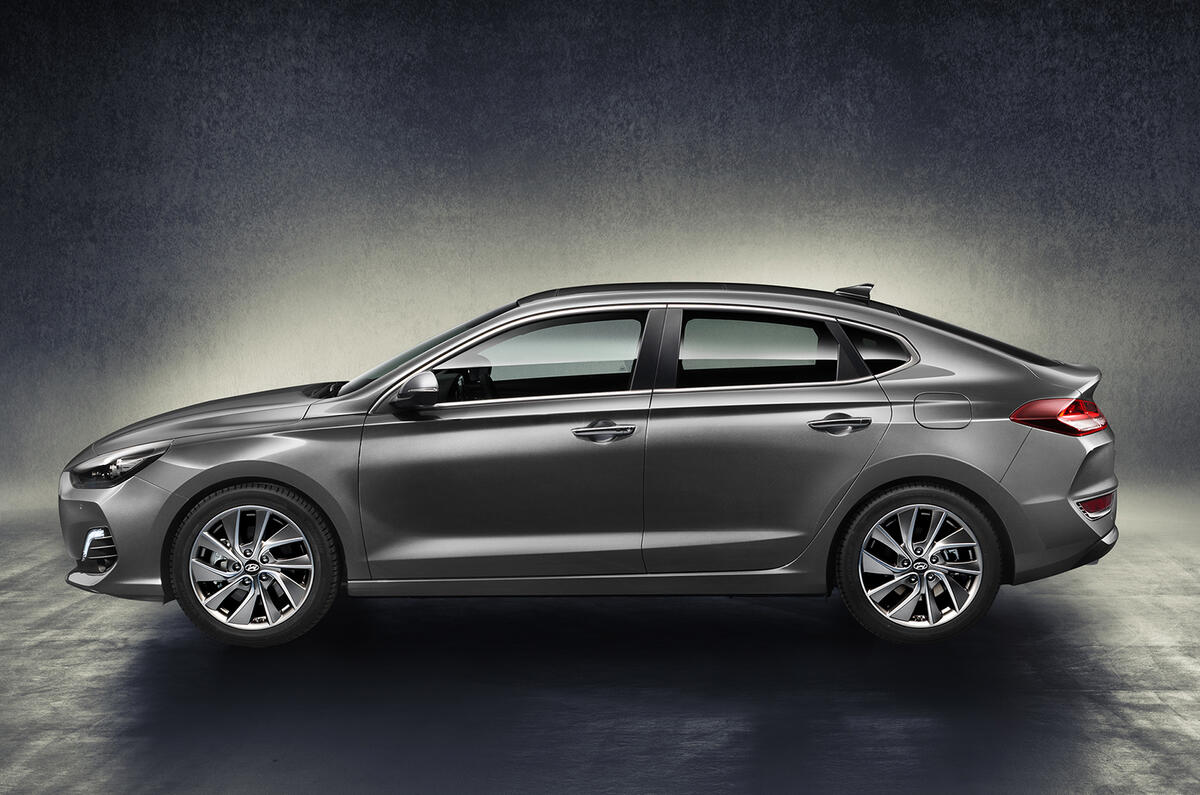 Hyundai i30 Fastback unveiled ahead of 2018 launch