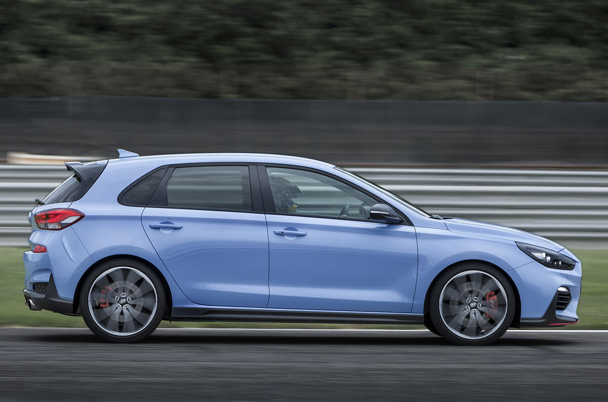 Hyundai i30N hot hatch revealed with 271bhp performance pack variant