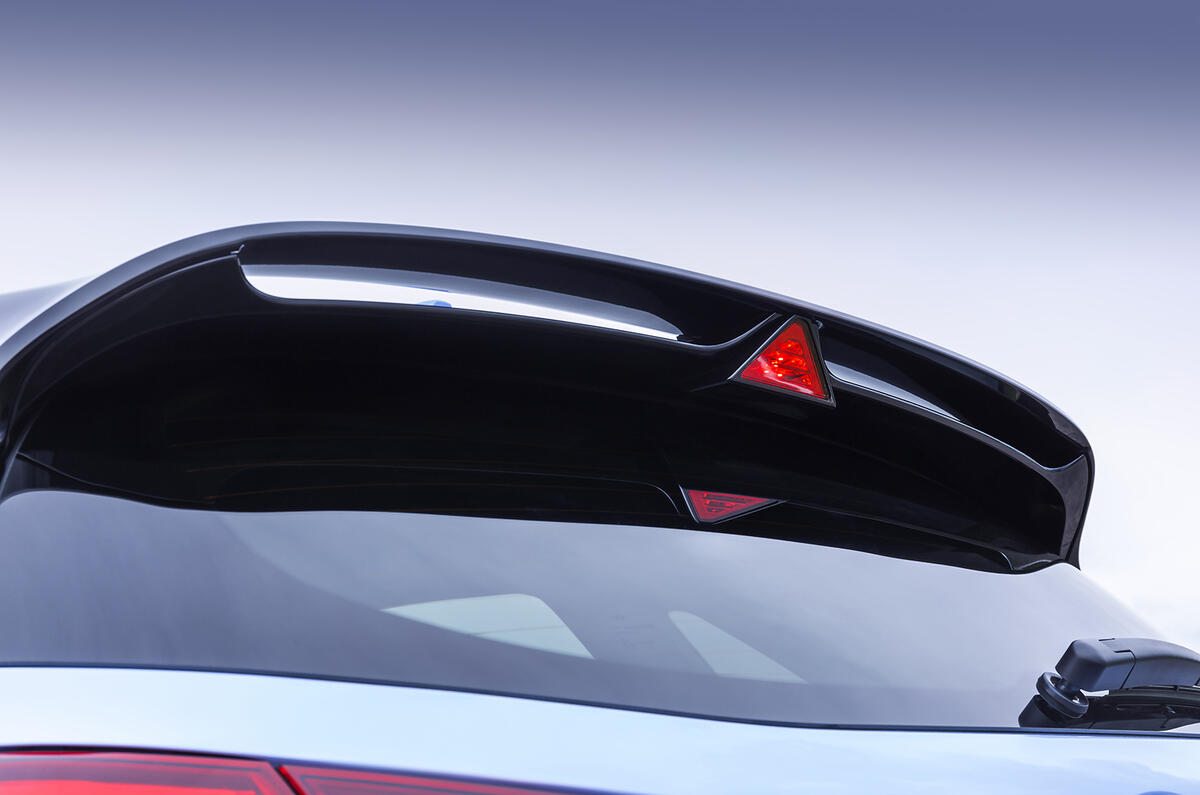 Hyundai i30N hot hatch revealed with 271bhp performance pack variant