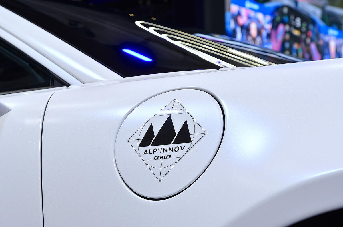 alpine e ternité paris motor show 06 detail alpine e ternité paris motor show 06 detail