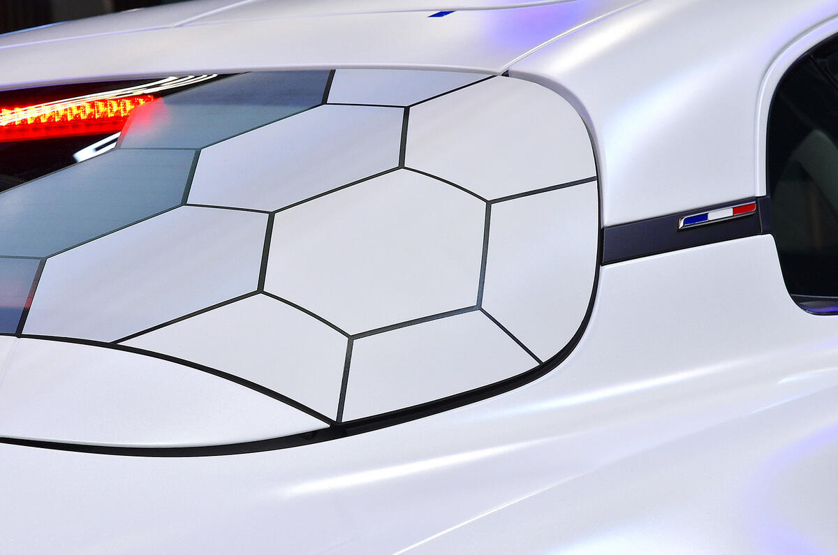 alpine e ternité paris motor show 07 rear window alpine e ternité paris motor show 07 rear window