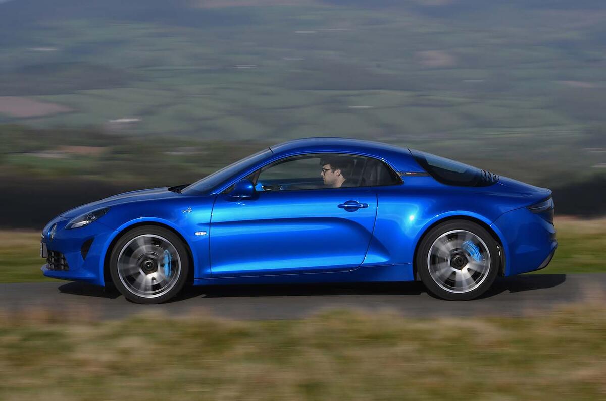 Alpine A110 - tracking side