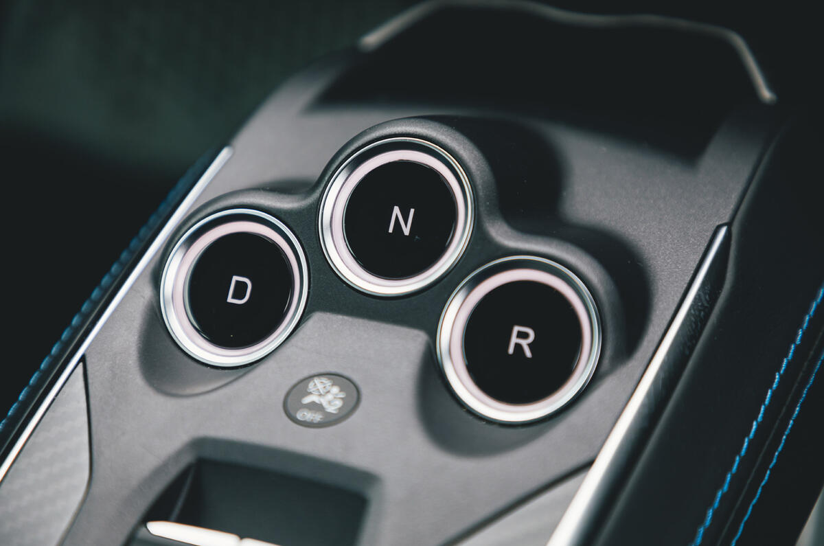 Britain's Best Car Awards 2020 - Alpine A110 gear selector