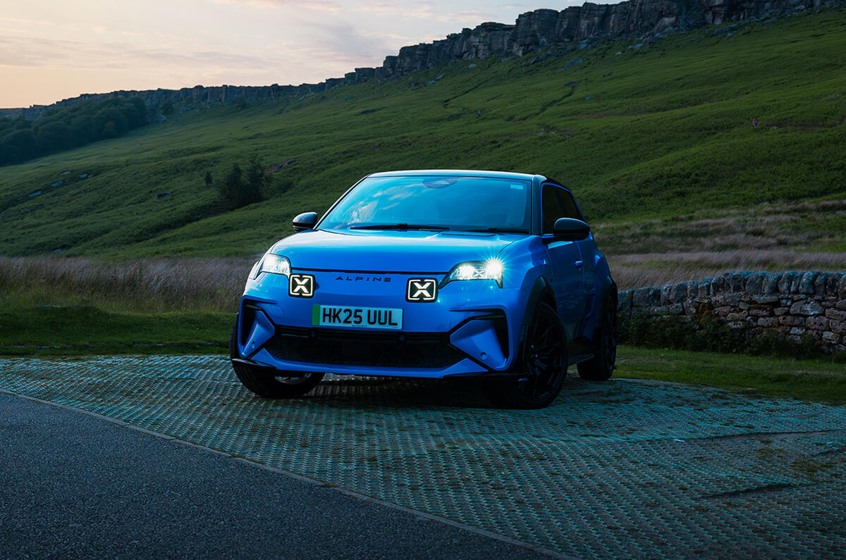Alpine A290