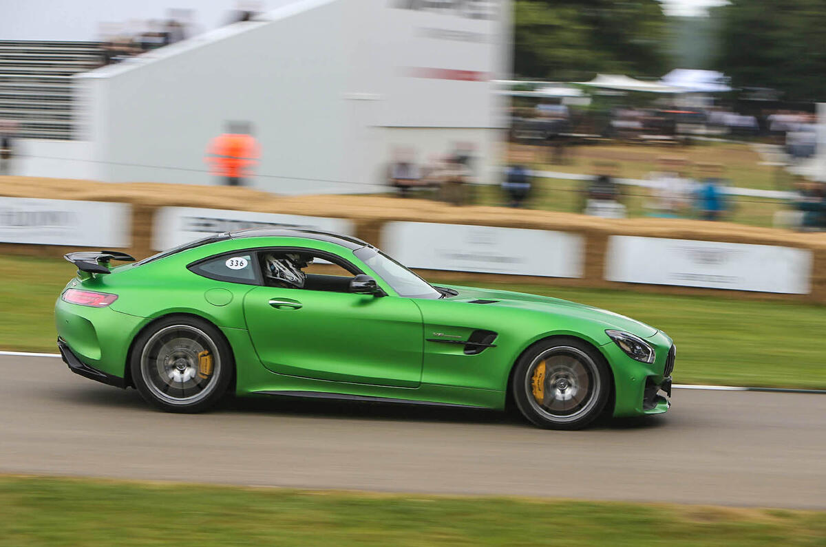 Mercedes-AMG GT R 