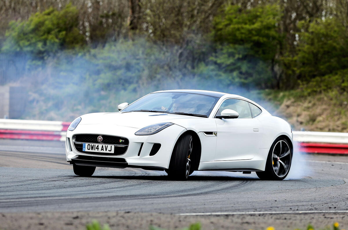 Mercedes Amg Gts Vs Jaguar F Type R Mercedes Amg Gts Vs Jaguar F Type R