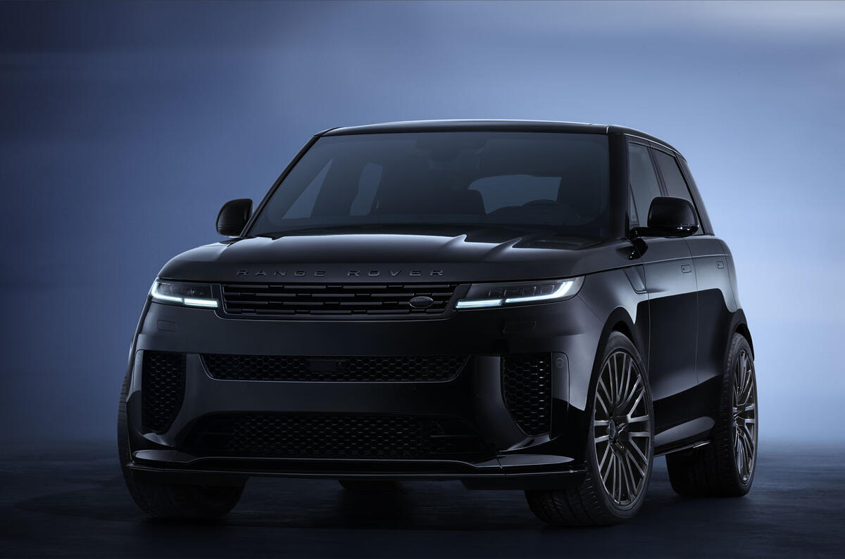 ange Rover Sport SV Black front 3:4