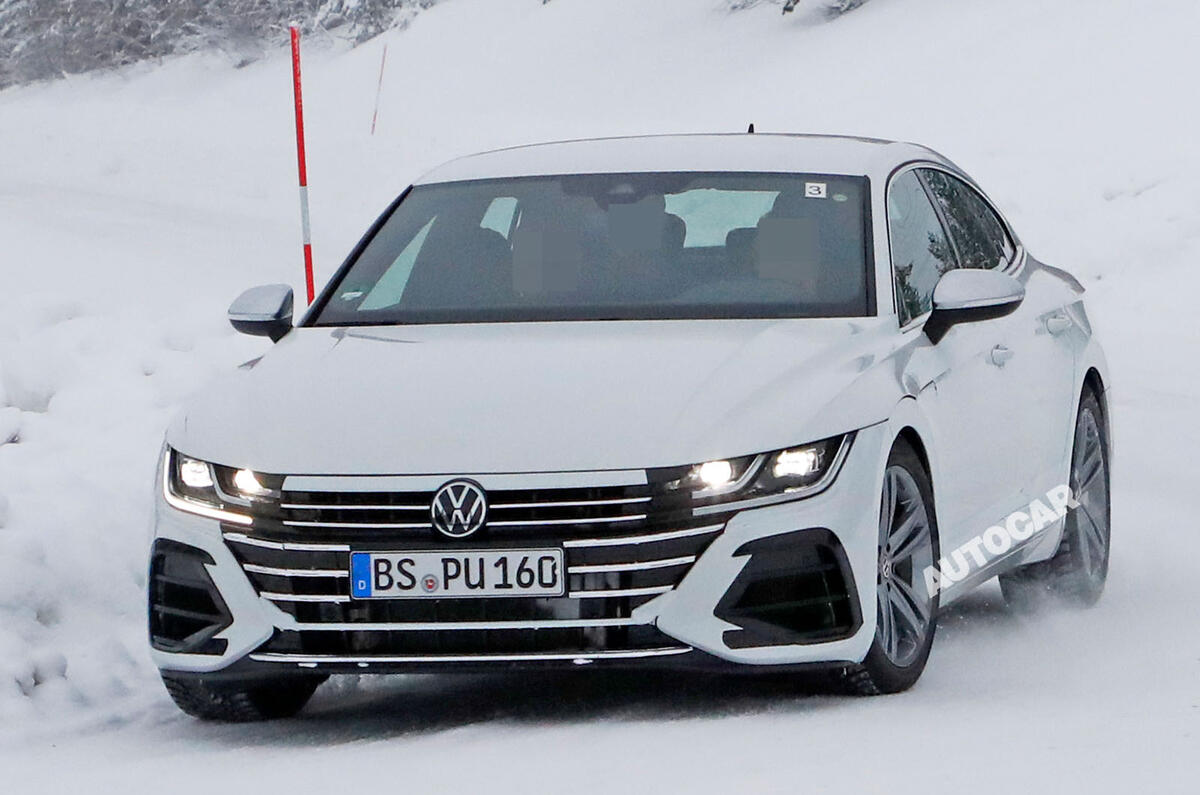Volkswagen Arteon R spy photos - nose Volkswagen Arteon R spy photos - nose
