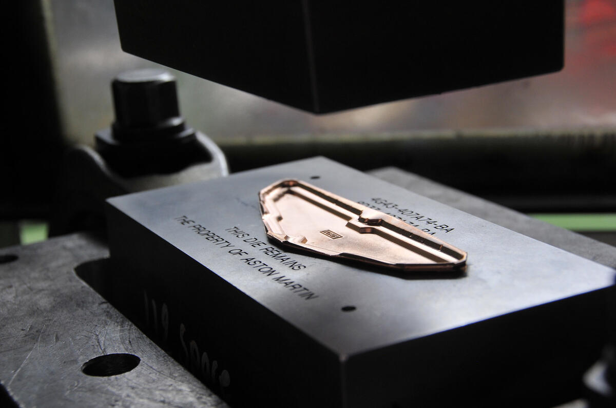 Aston badge 2016 018