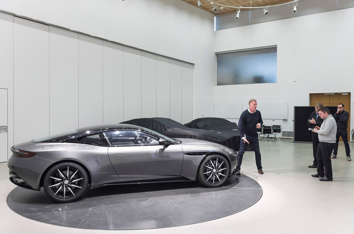 Aston Martin DB11